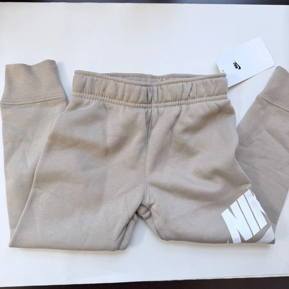 Nike Boys Khaki Sportswear Club Fleece Jogger Sweatpants Size 4 XS 86G704-X1T